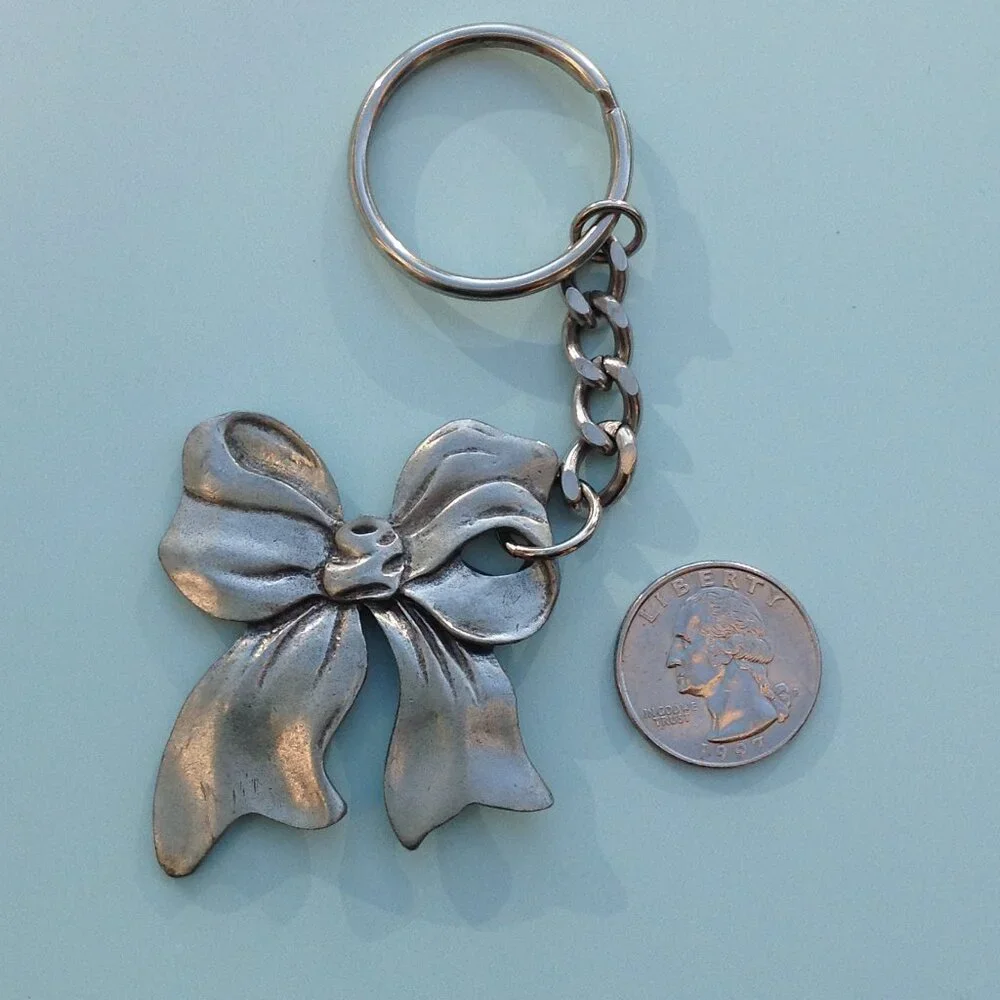 Seagull Pewter of Canada 1986 Animated Bow Key Chain Keychain Charm Fob